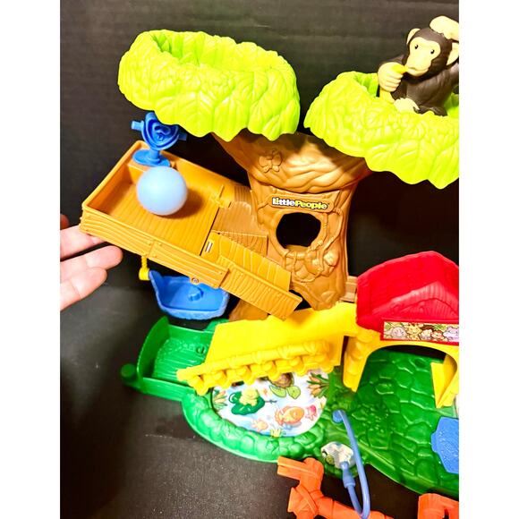 Fisher-Price Little People Big Animal Zoo animals truck zoo keeper ball of food - Picture 8 of 10
